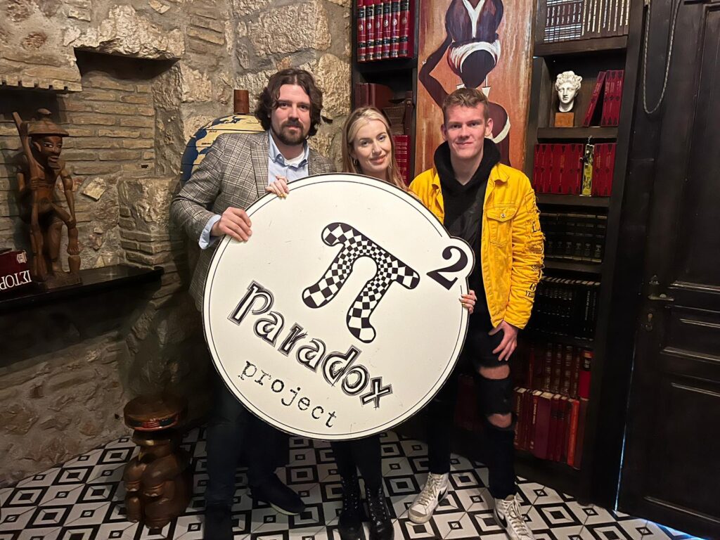 Groepsfoto van Paradox Project 2: The Bookstore van het team De Drie Duitsers.